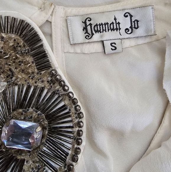 Hannah Jo Silk Top w/ Removable Intricate Bib Necklace | Cream | Small | EUC - Picture 9 of 10
